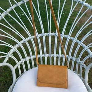 SALE❣️yellow faux leather crossbody bag & clutch